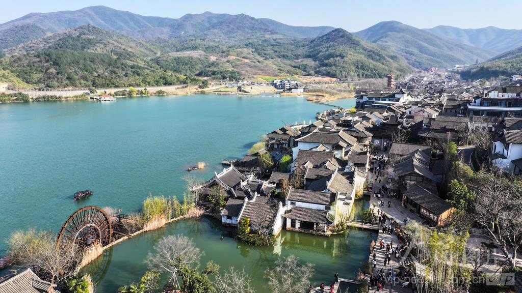 窑湖小镇夜景 · 江苏宜兴：窑湖小镇乐享春光-人民 宜兴实景照片