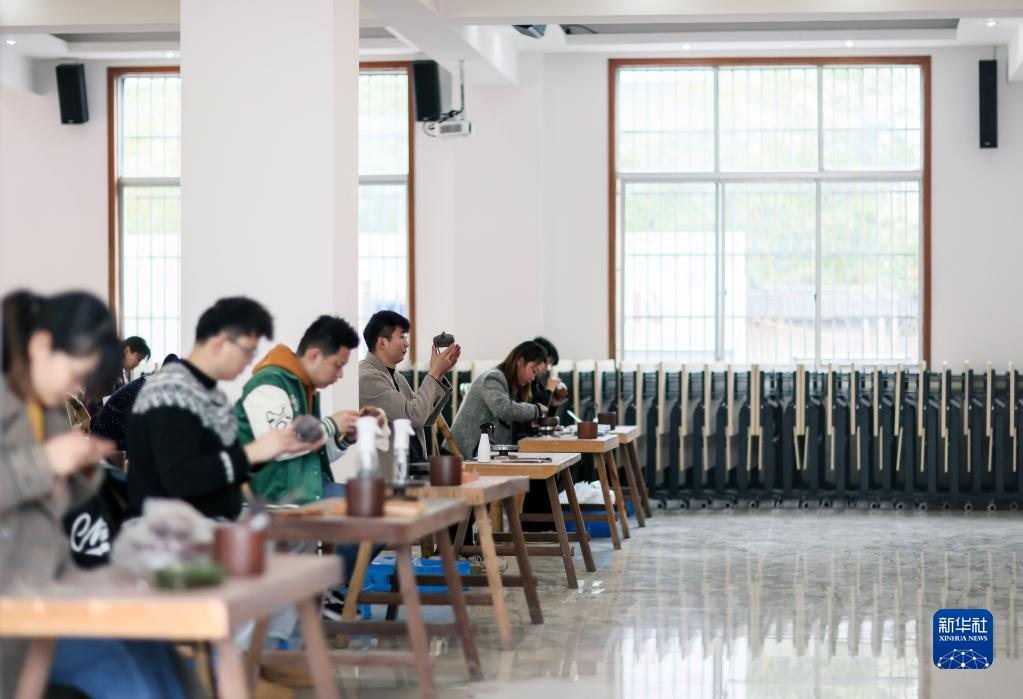 丁蜀镇紫砂 · 新华全媒+丨江苏宜兴：紫砂产业助 宜兴实景照片